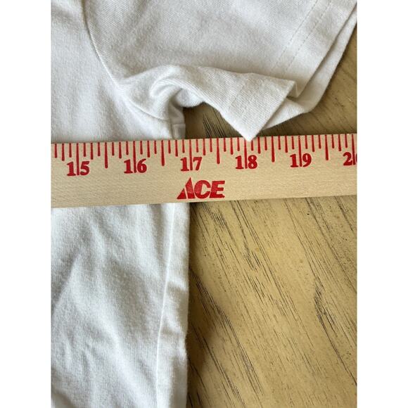 Abercrombie & Fitch Red Hot Chili Peppers Vintage-Inspired Graphic Tee Sz 13-14 - Picture 6 of 7